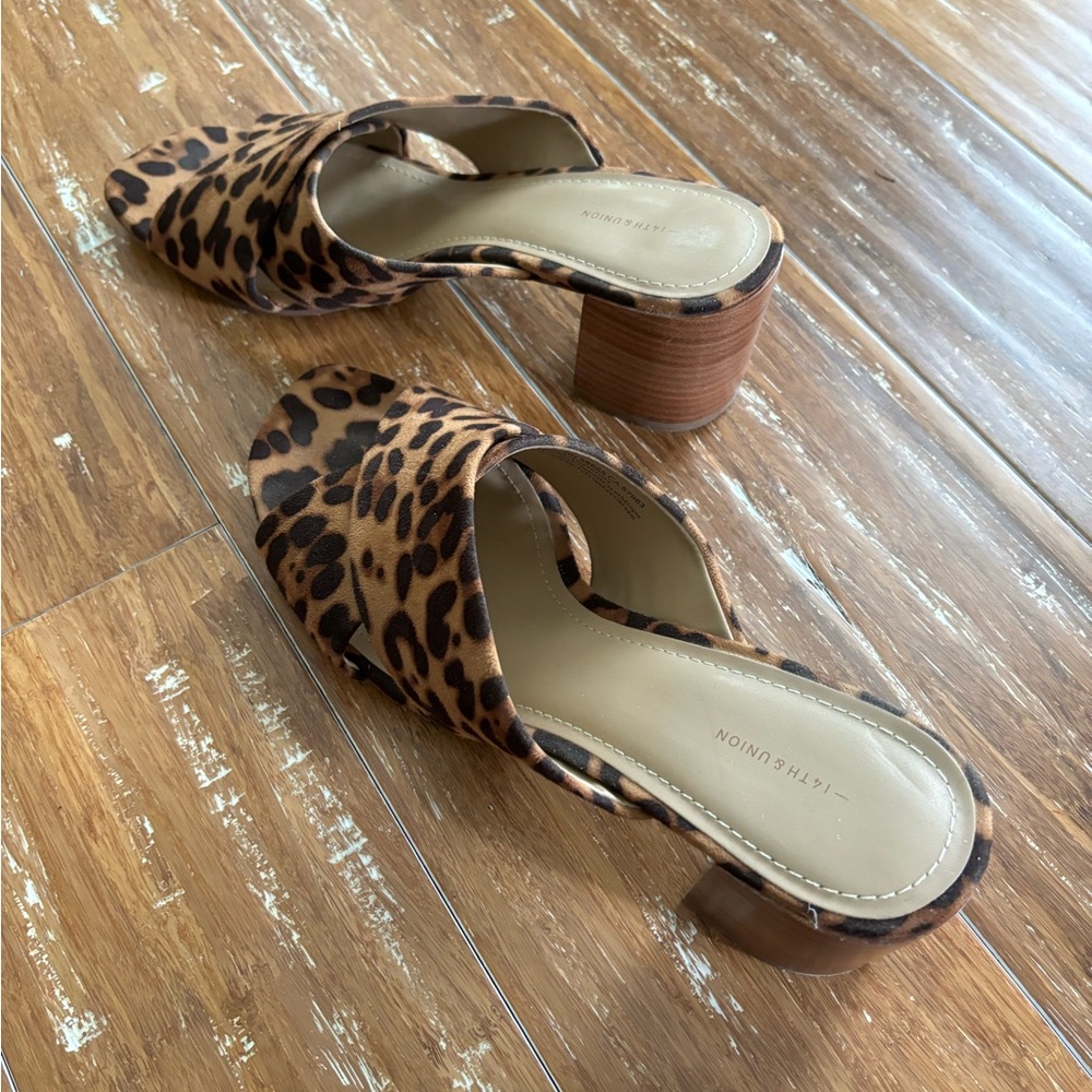 Animal print chunky heel sandal. Size 11.